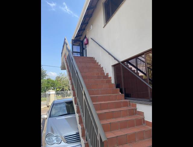 70M² OFFICE TO LET IN HILLCREST CENTRAL