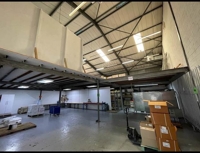 343M² WAREHOUSE TO LET IN PAROW EAST