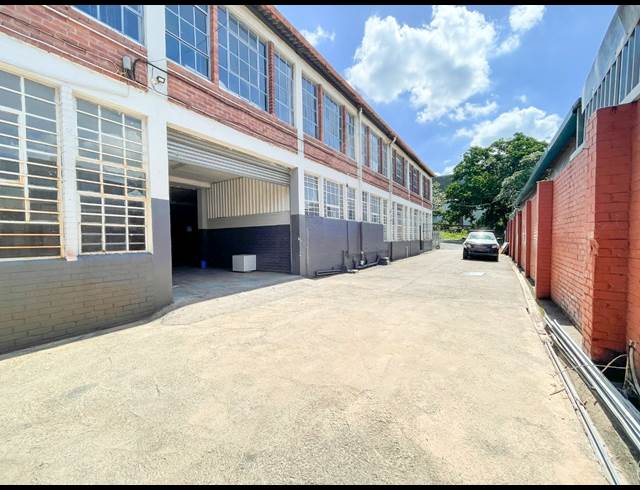 466M² WAREHOUSE TO LET IN NEW GERMANY