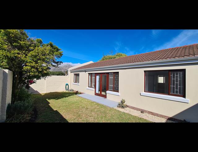3 bed property to rent in DREYERSDAL