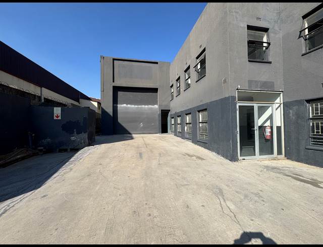377M² WAREHOUSE TO LET IN WYNBERG