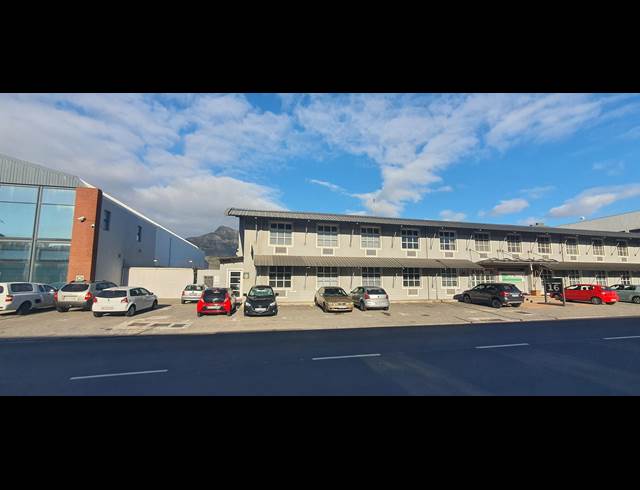 600M² BUSINESS TO LET IN PAARDEN EILAND