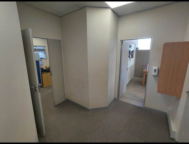 444M² OFFICE TO LET IN MIDRIDGE PARK