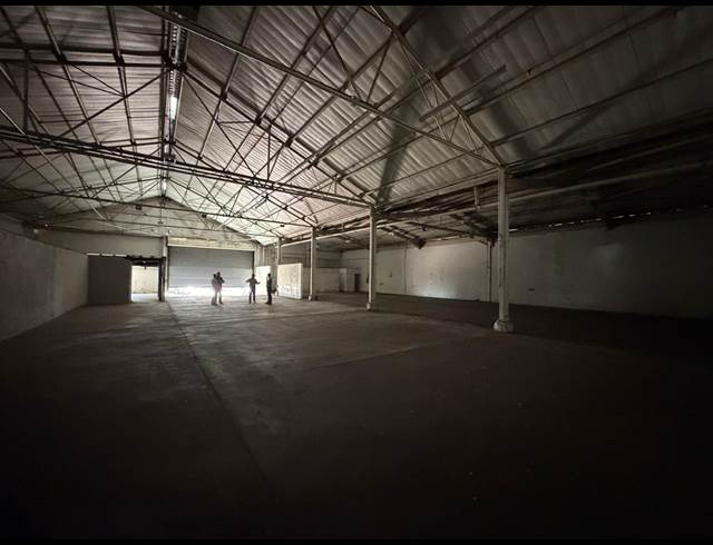 1,000M² WAREHOUSE TO LET IN SPRINGFIELD