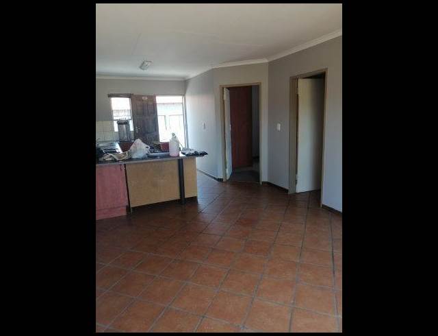2 BEDROOM PROPERTY TO RENT IN POLLAK PARK