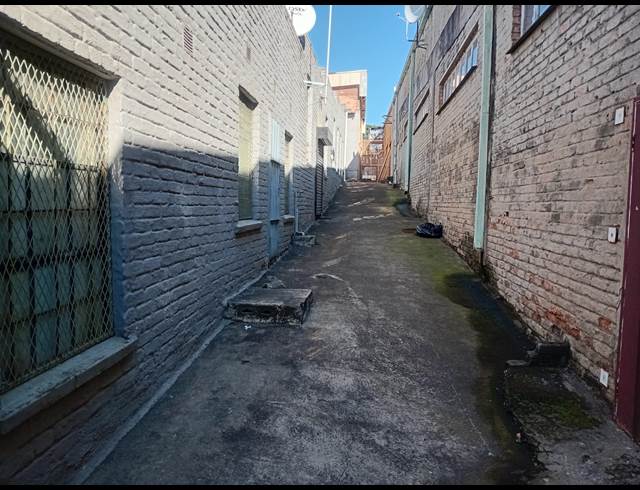 300M² STORAGE UNIT TO LET IN WHITE RIVER CENTRAL