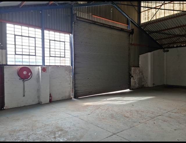 787M² WAREHOUSE TO LET IN BROADLANDS