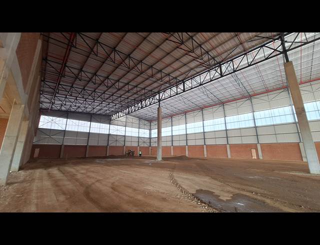 4,292M² WAREHOUSE TO LET IN NORTH RIDING