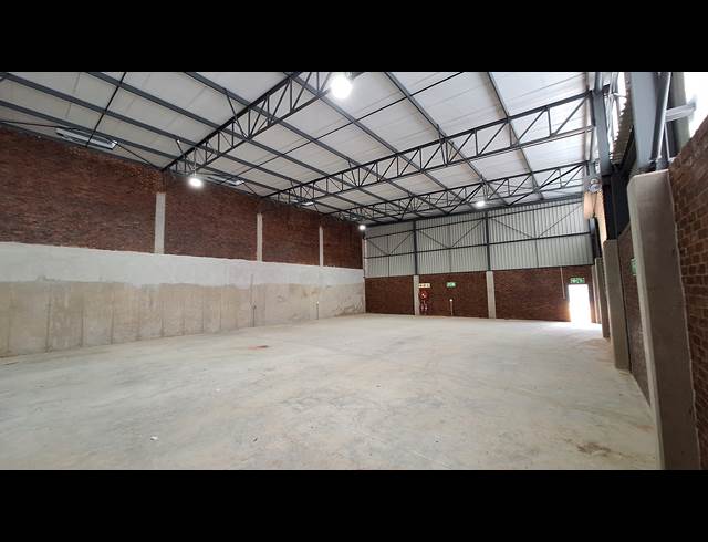 548M² WAREHOUSE TO LET IN LASER PARK
