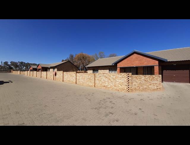 2 BEDROOM PROPERTY TO RENT IN RIVERSDALE