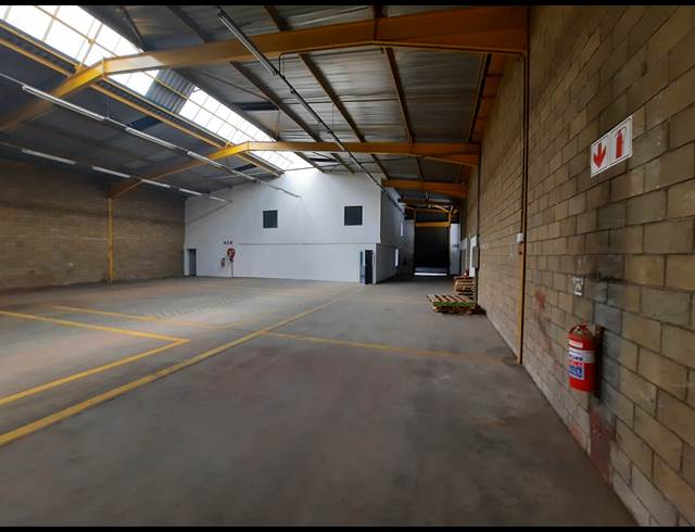 1,045M² WAREHOUSE TO LET IN ROBERTVILLE