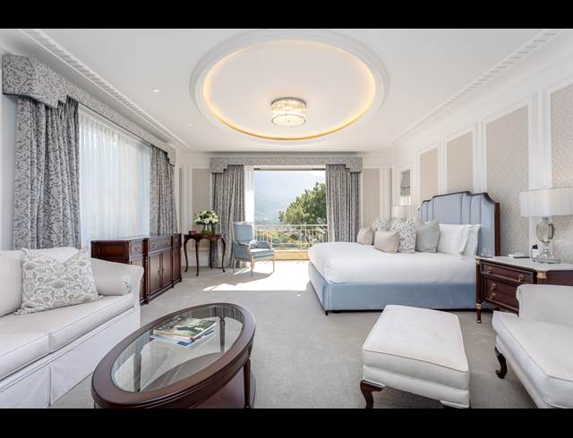 6 BEDROOM FREESTANDING TO LET IN BISHOPSCOURT