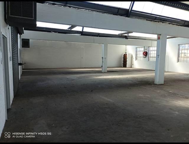 373M² WAREHOUSE TO LET IN RETREAT