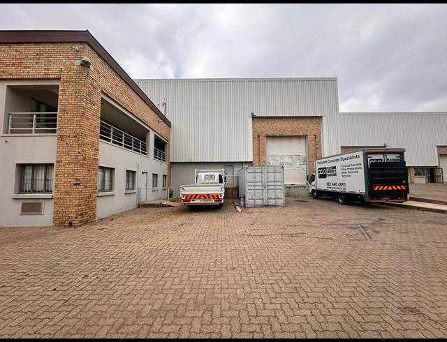 2,805M² WAREHOUSE TO LET IN ORMONDE