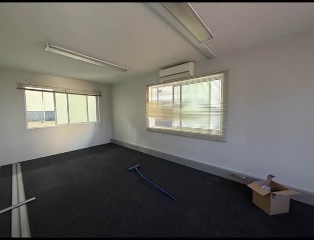 900M² WAREHOUSE TO LET IN SAXENBURG PARK 1