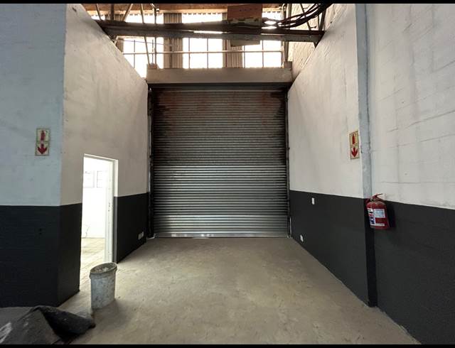 360M² WAREHOUSE TO LET IN EPPING INDUSTRIAL