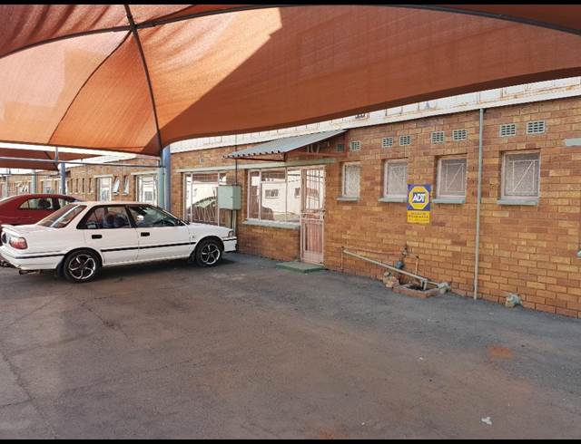 650M² WAREHOUSE TO LET IN ROODEKOP
