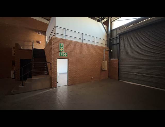 284.20M² WAREHOUSE TO LET IN DRIEHOEK