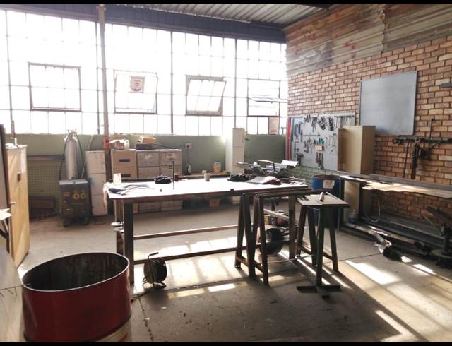 4,500M² WAREHOUSE TO LET IN VULCANIA