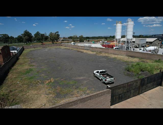 4,289M² INDUSTRIAL YARD TO LET IN ALRODE