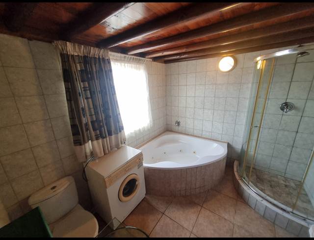 1 BEDROOM PROPERTY TO RENT IN COUNTRY CLUB