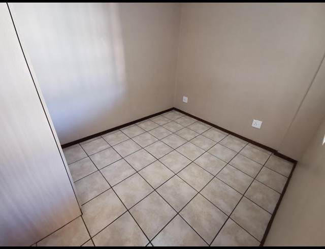 2 BEDROOM PROPERTY TO RENT IN DIE BULT