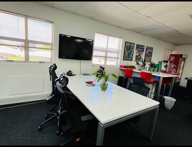 335M² OFFICE TO LET IN VORNA VALLEY