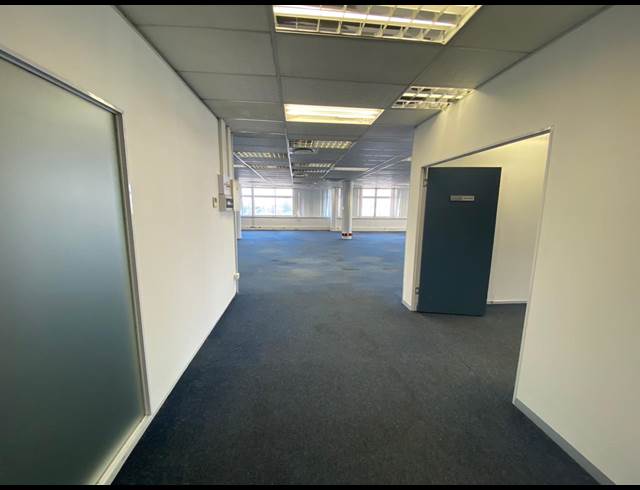 563M² OFFICE TO LET IN MILNERTON RIDGE
