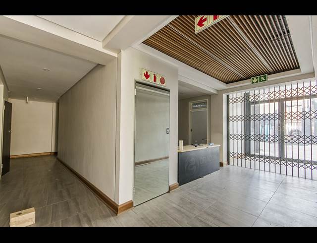 2,360M² WAREHOUSE TO LET IN WYNBERG