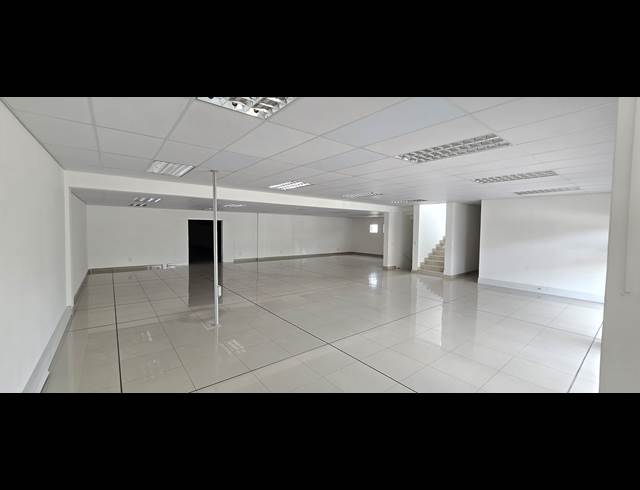 624M² SHOWROOM TO LET IN NORTH RIDING