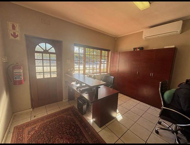 166M² OFFICE TO LET IN BO OAKDALE