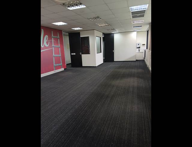 200M² OFFICE TO LET IN WESTVILLE