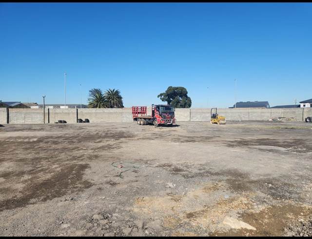 2,000M² INDUSTRIAL YARD TO LET IN BLACKHEATH INDUSTRIAL
