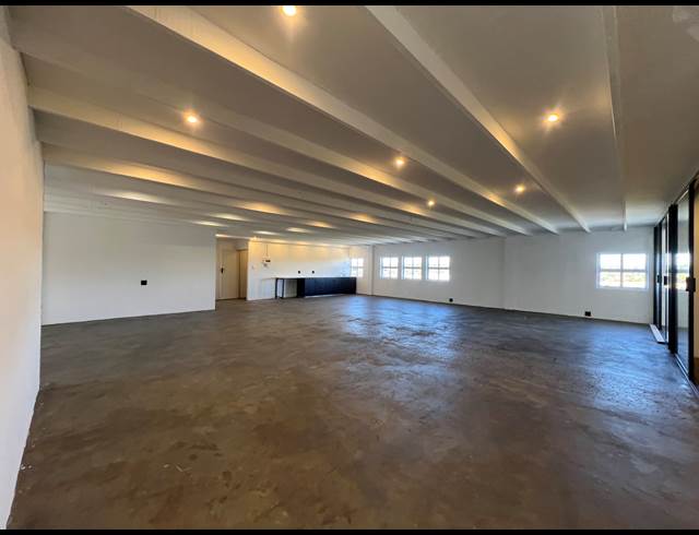 293M² WAREHOUSE TO LET IN HIGHVELD