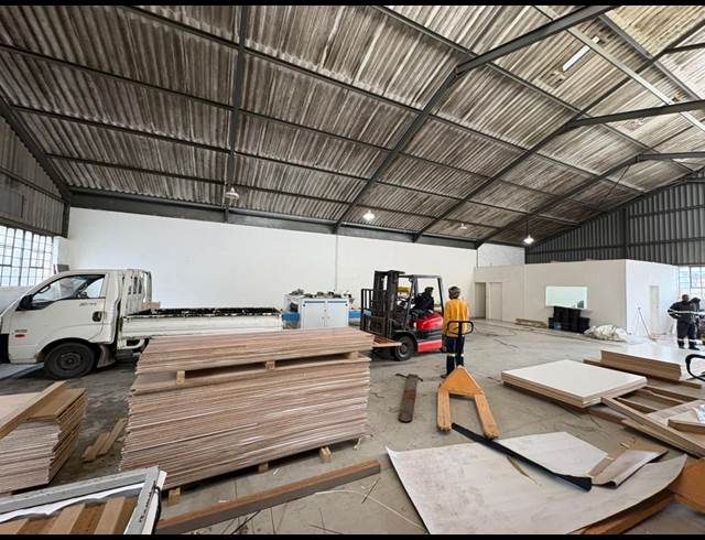 331M² WAREHOUSE TO LET IN GANTS PLAZA