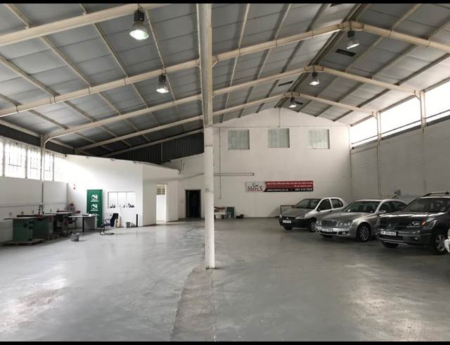 560M² BUILDING TO LET IN PAROW INDUSTRIAL