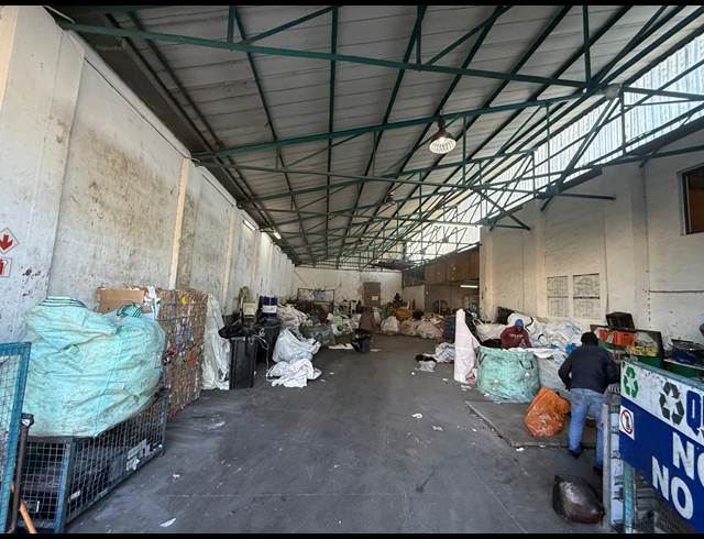 703M² WAREHOUSE TO LET IN STIKLAND