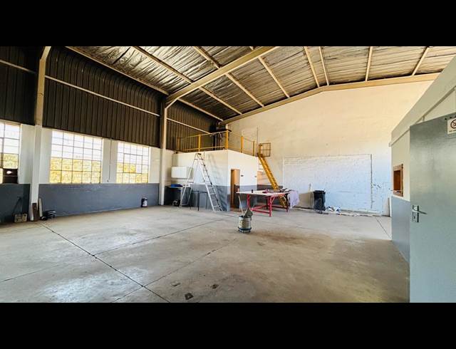 284M² WAREHOUSE TO LET IN STORMILL