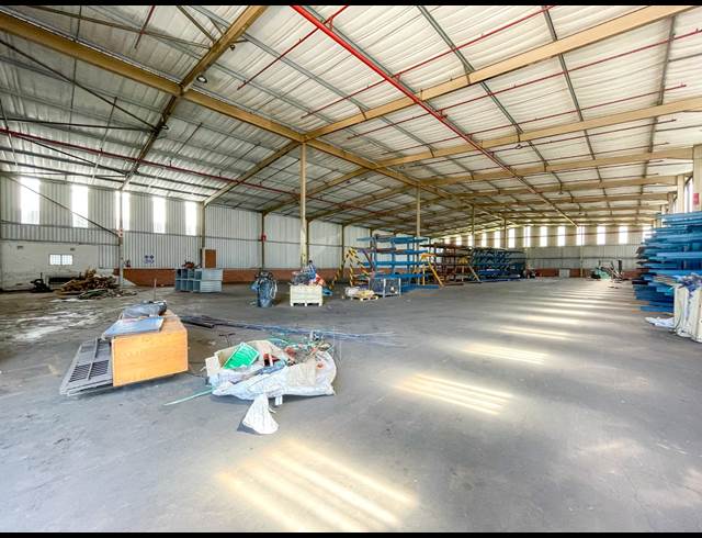 1,469M² WAREHOUSE TO LET IN WESTMEAD