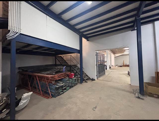 734M² WAREHOUSE TO LET IN RIVERHORSE VALLEY
