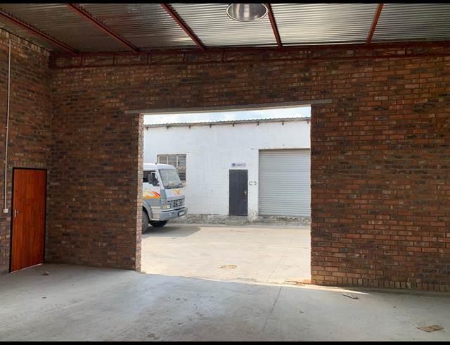200M² WAREHOUSE TO LET IN ANDERBOLT