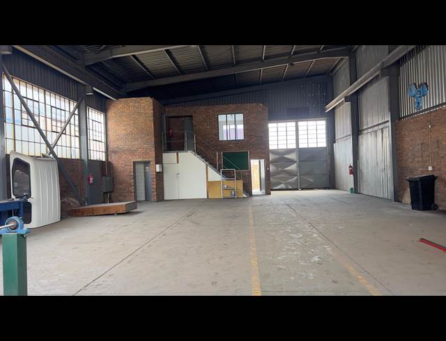 440M² WAREHOUSE TO LET IN GERMISTON CENTRAL