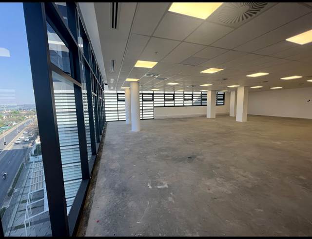 1,090M² OFFICE TO LET IN ILLOVO