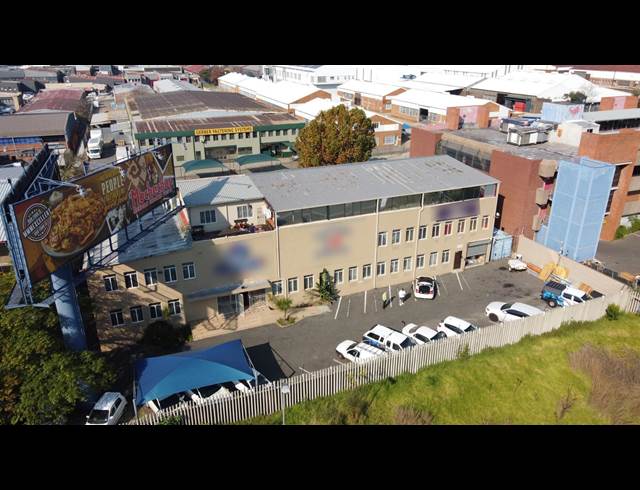 2,100M² WAREHOUSE TO LET IN WYNBERG