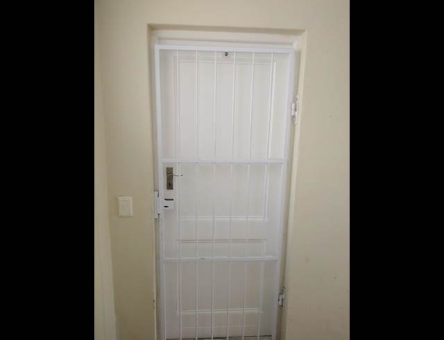 2 BEDROOM APARTMENT RENTED IN ROME