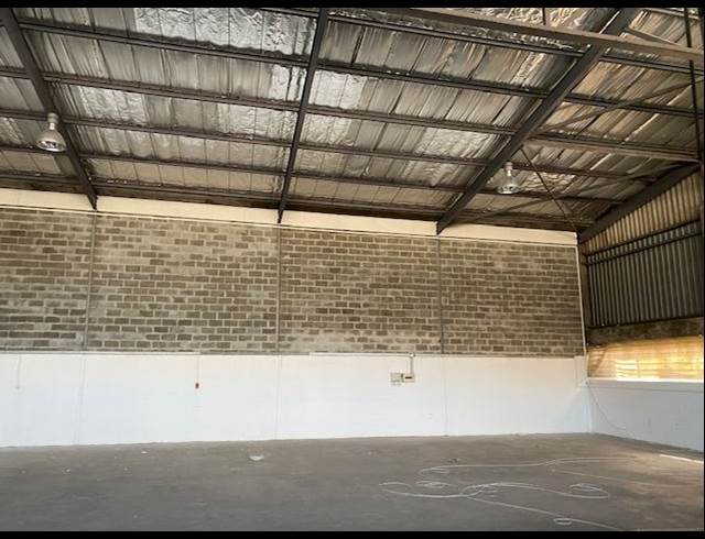 475M² WAREHOUSE TO LET IN RETREAT