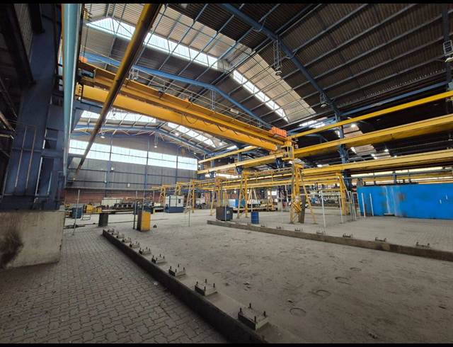 3,240M² WAREHOUSE TO LET IN ROODEKOP