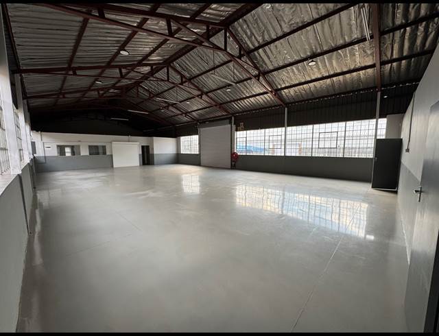 400M² WAREHOUSE TO LET IN WYNBERG