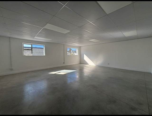 73M² OFFICE TO LET IN AUDAS ESTATE