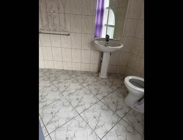 1 bed property to rent in GLENVISTA